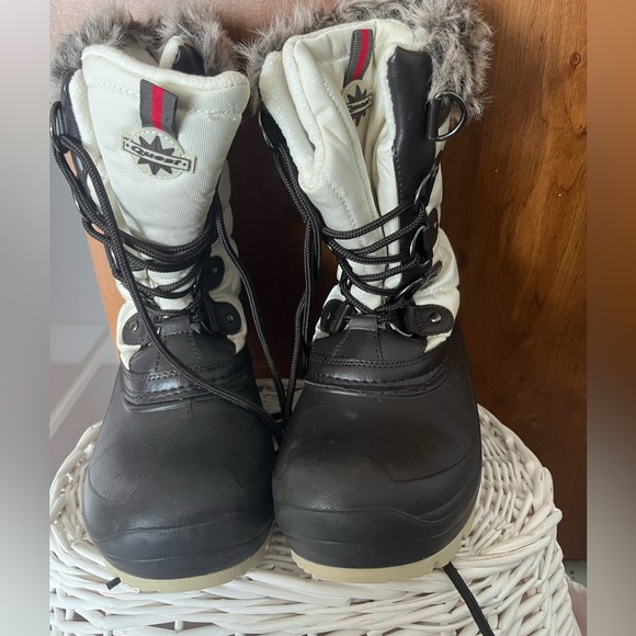 Quest Woman’s Winter Boots Size 7 - Picture 1 of 6